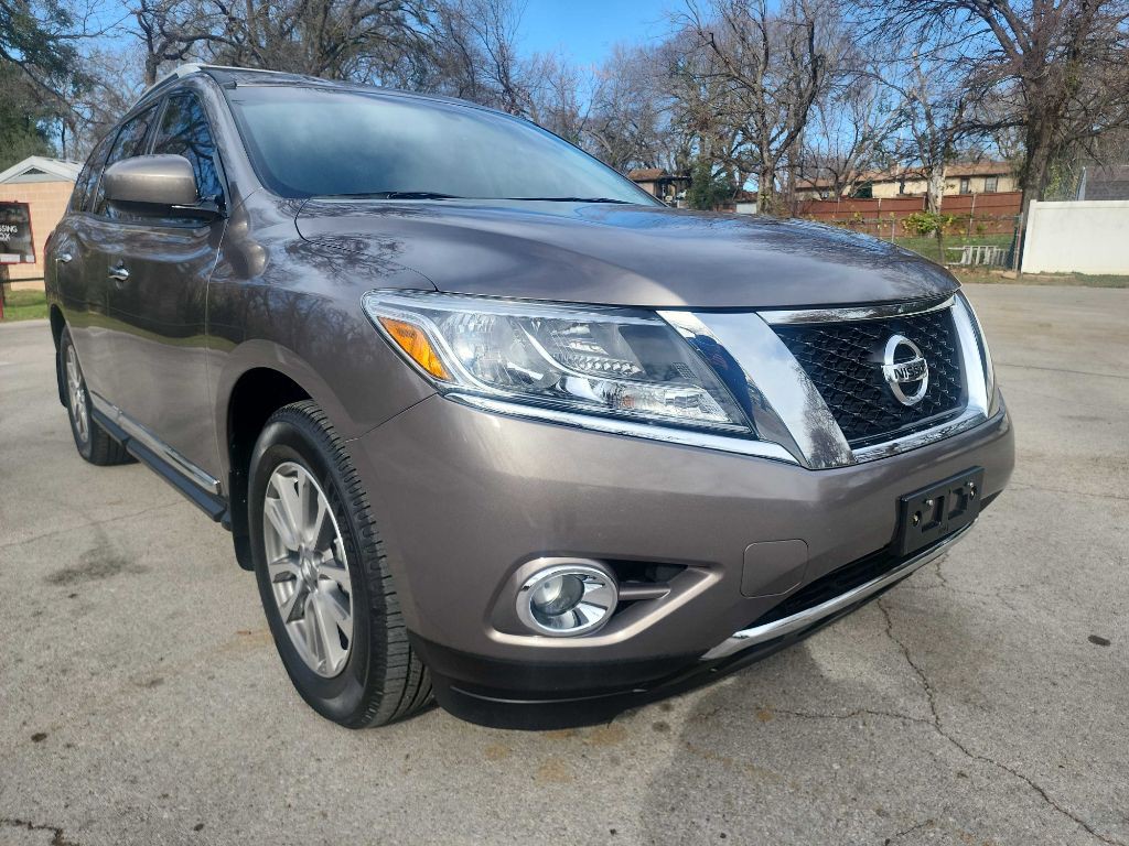 2014 Nissan Pathfinder Image 1