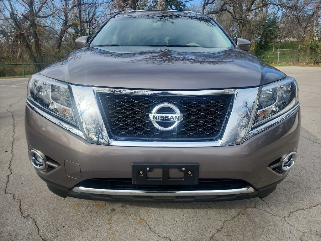 2014 Nissan Pathfinder Image 2