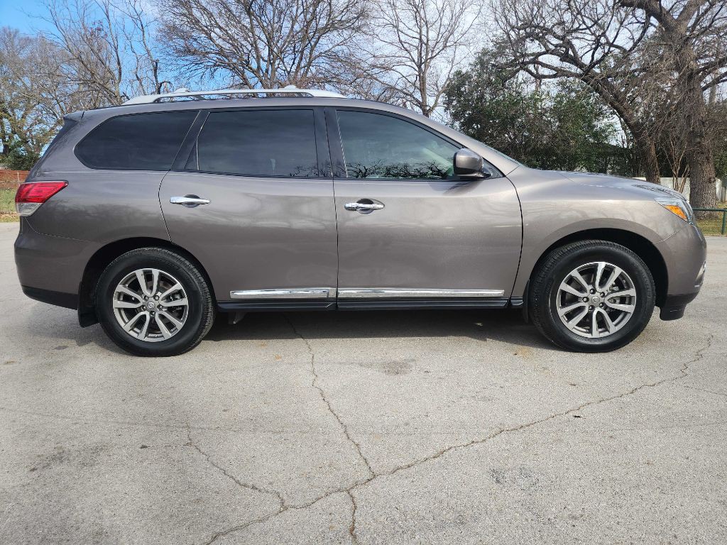 2014 Nissan Pathfinder Image 11