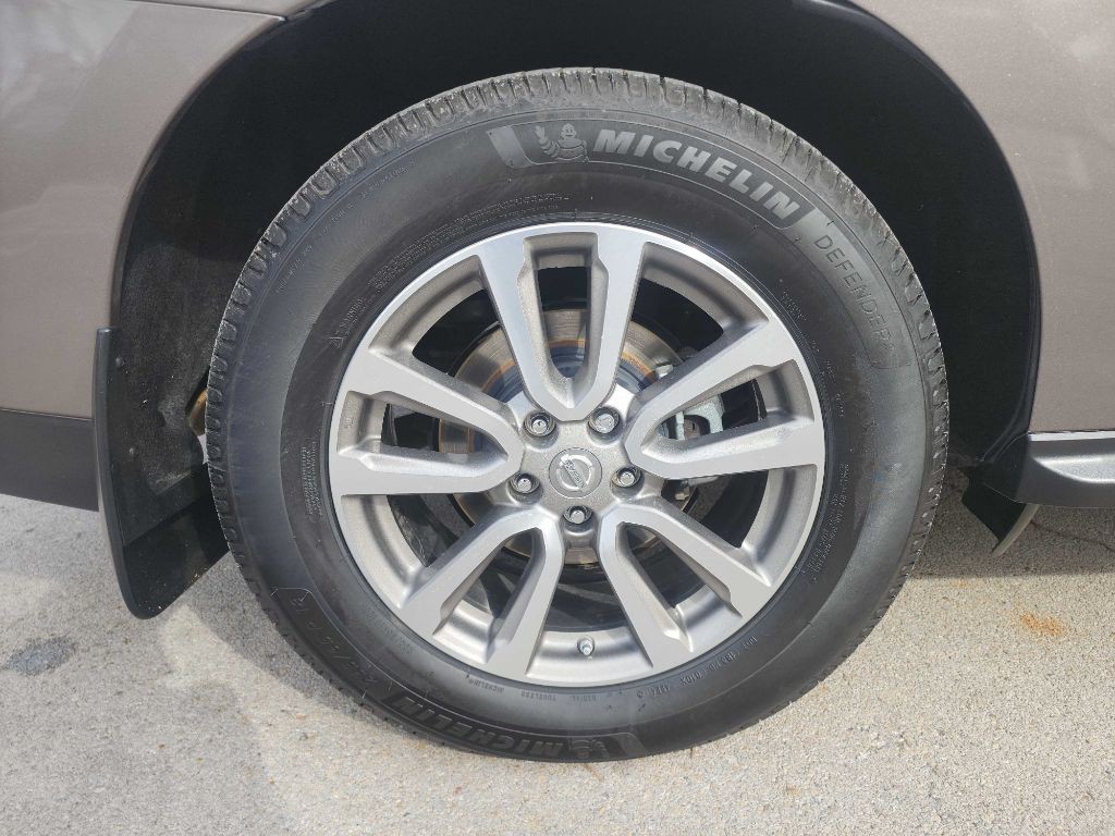 2014 Nissan Pathfinder Image 12