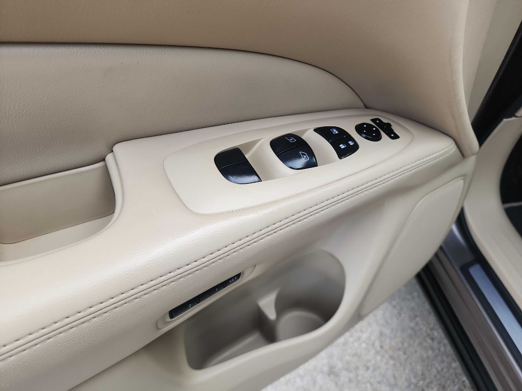 2014 Nissan Pathfinder Image 16