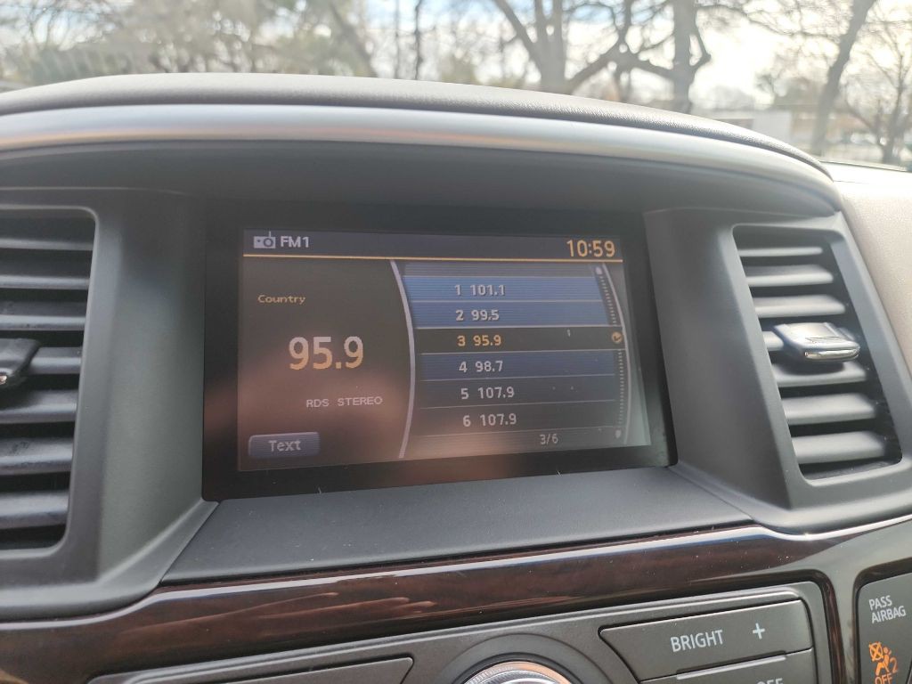 2014 Nissan Pathfinder Image 24