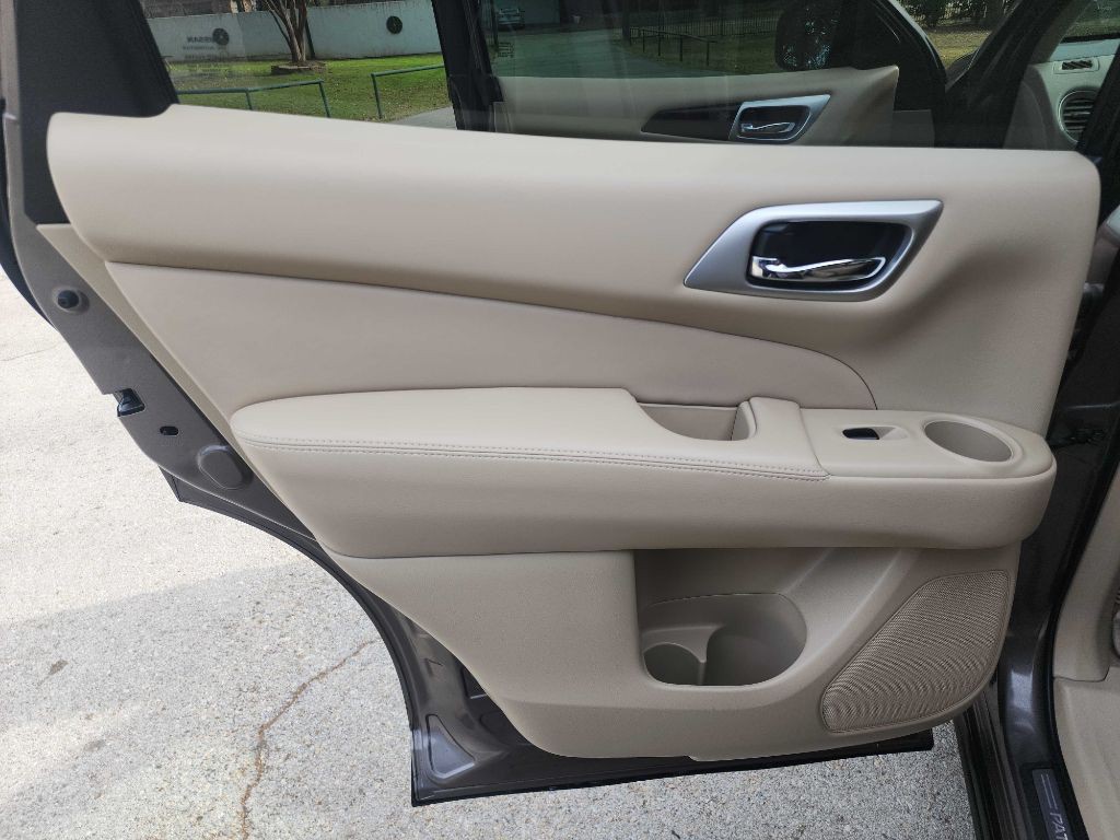 2014 Nissan Pathfinder Image 29