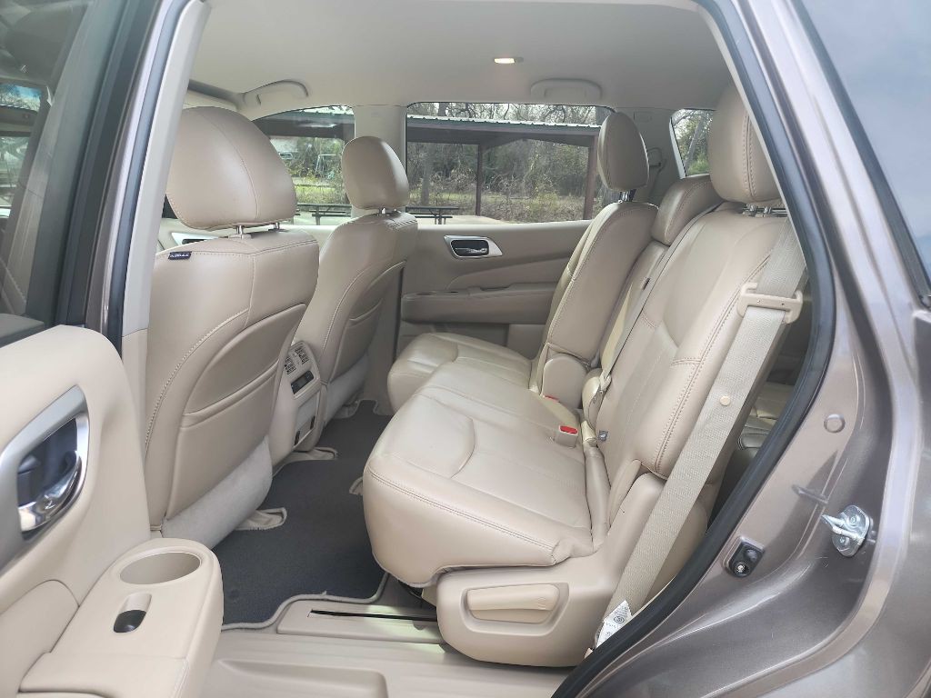 2014 Nissan Pathfinder Image 30