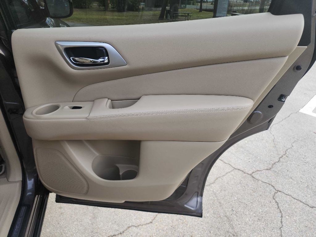 2014 Nissan Pathfinder Image 35
