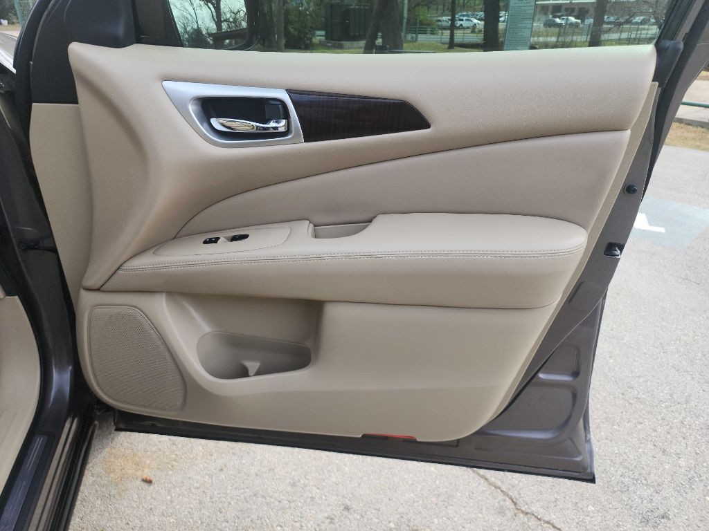 2014 Nissan Pathfinder Image 37