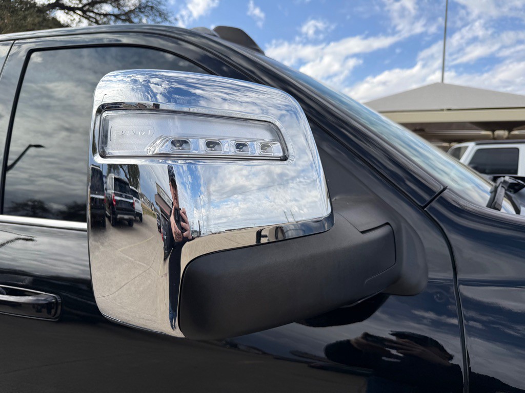 2024 RAM 3500 Image 9