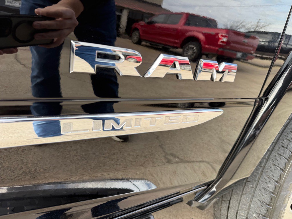 2024 RAM 3500 Image 12