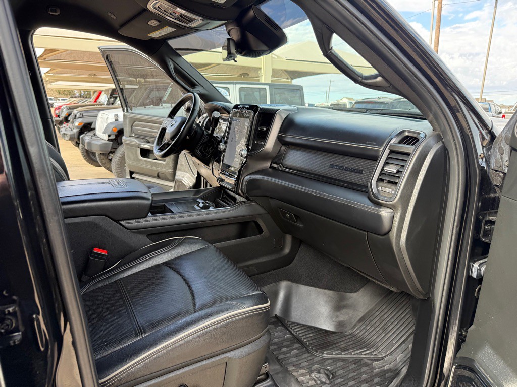 2024 RAM 3500 Image 16