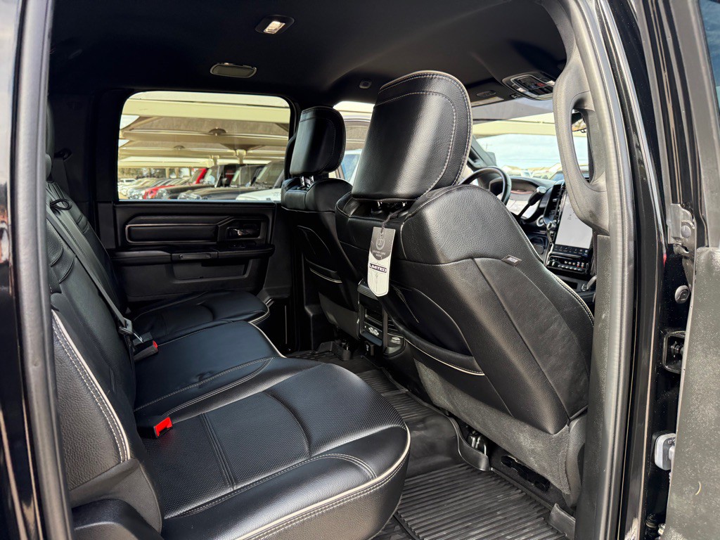 2024 RAM 3500 Image 17