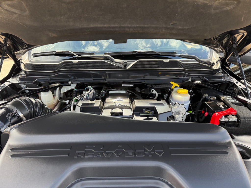2024 RAM 3500 Image 40