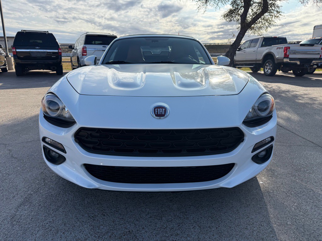 2017 FIAT 124 Spider Image 2