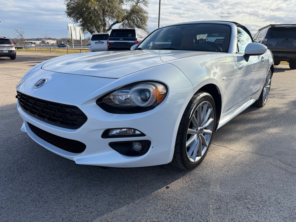 2017 FIAT 124 Spider Image 3