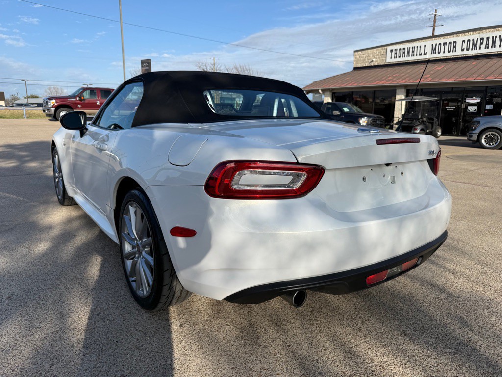2017 FIAT 124 Spider Image 5