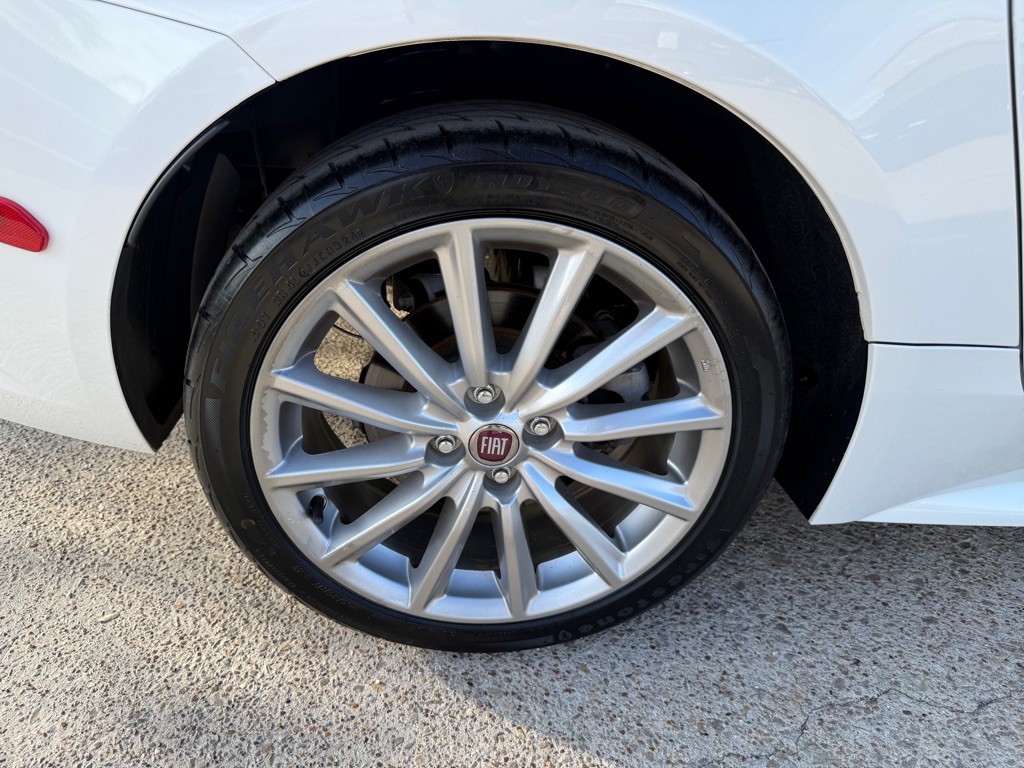 2017 FIAT 124 Spider Image 12