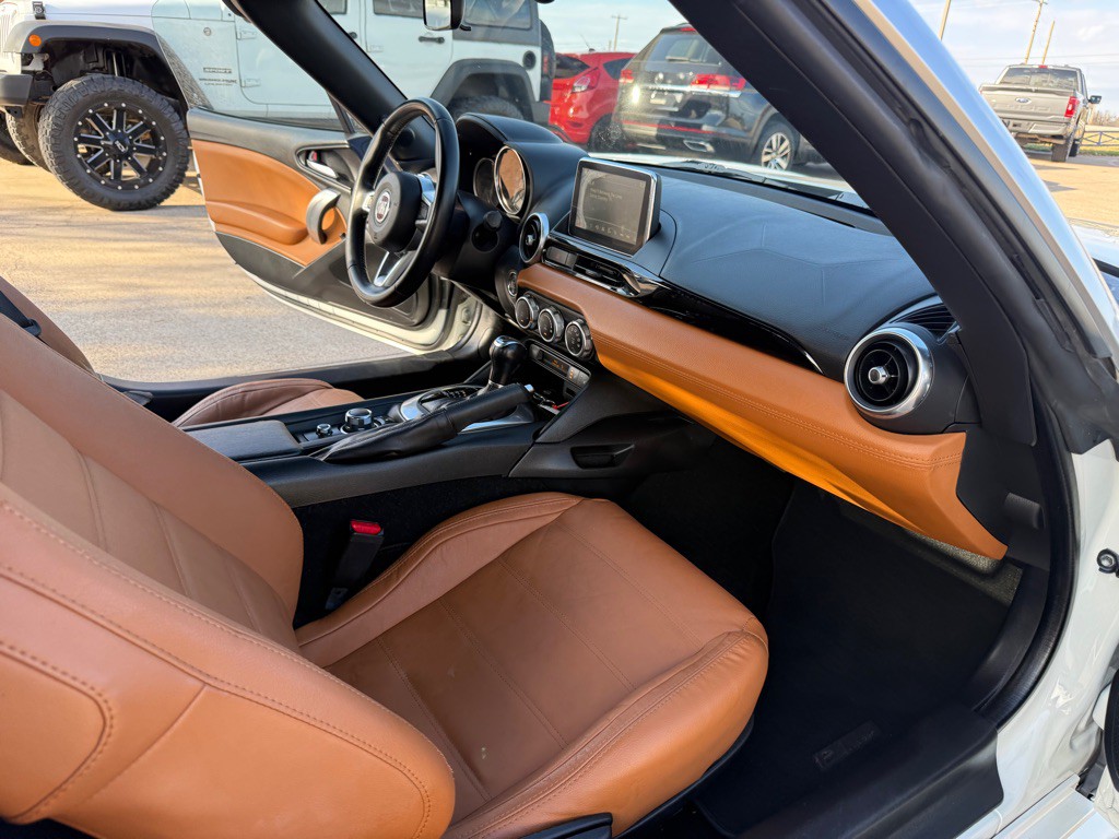 2017 FIAT 124 Spider Image 15