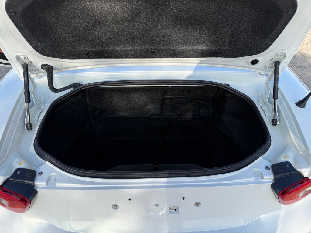 2017 FIAT 124 Spider Image 22