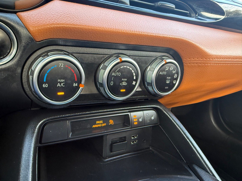 2017 FIAT 124 Spider Image 26