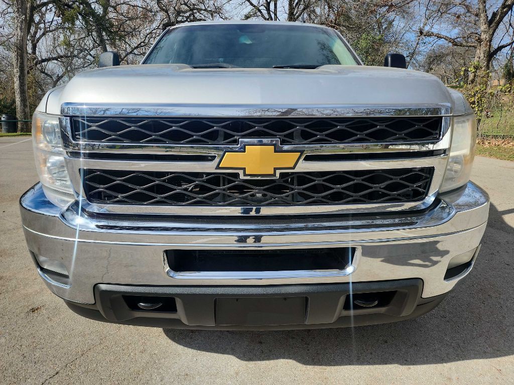 2011 Chevrolet Silverado 1500 Image 2