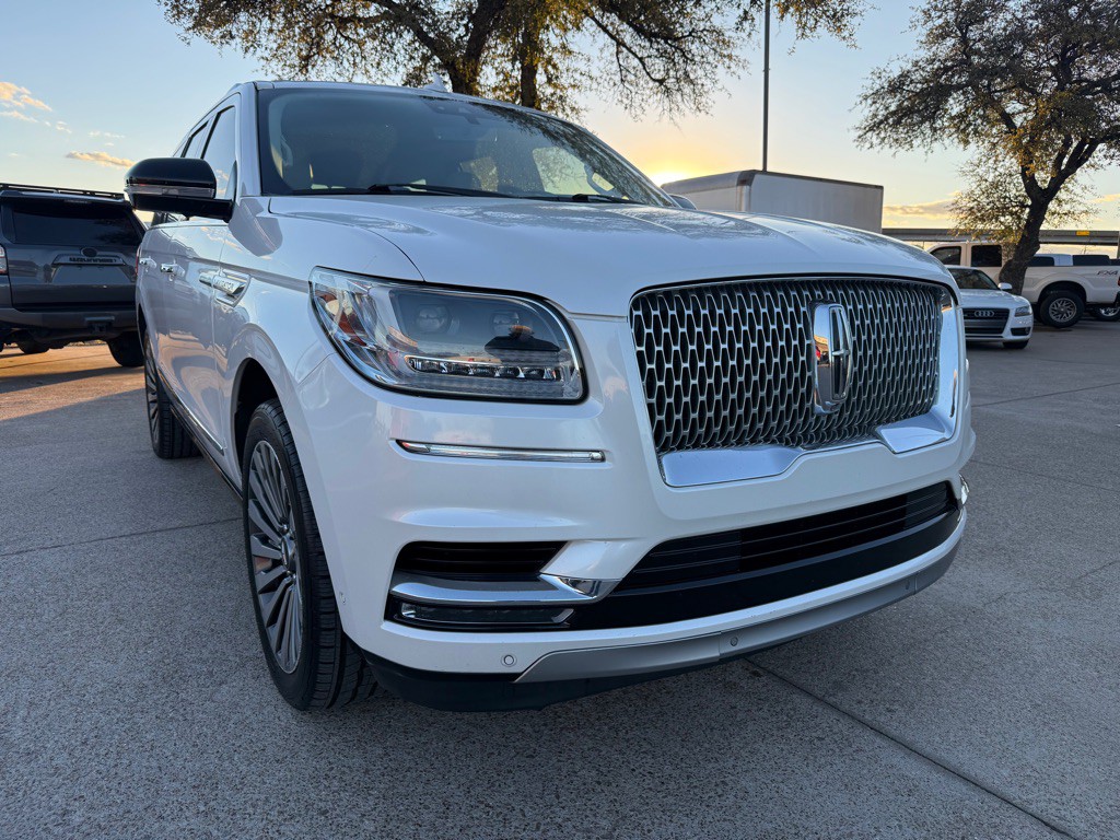 2019 Lincoln Navigator Image 1