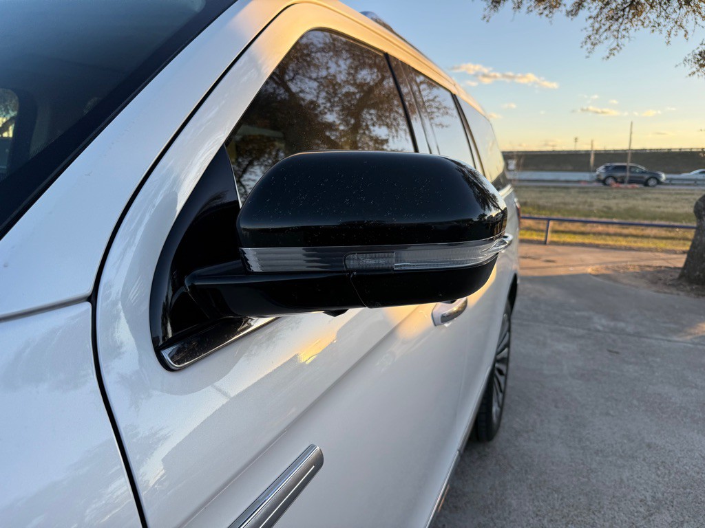 2019 Lincoln Navigator Image 11