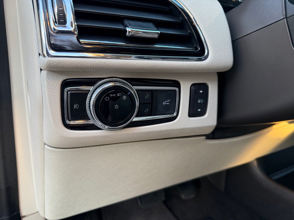 2019 Lincoln Navigator Image 20