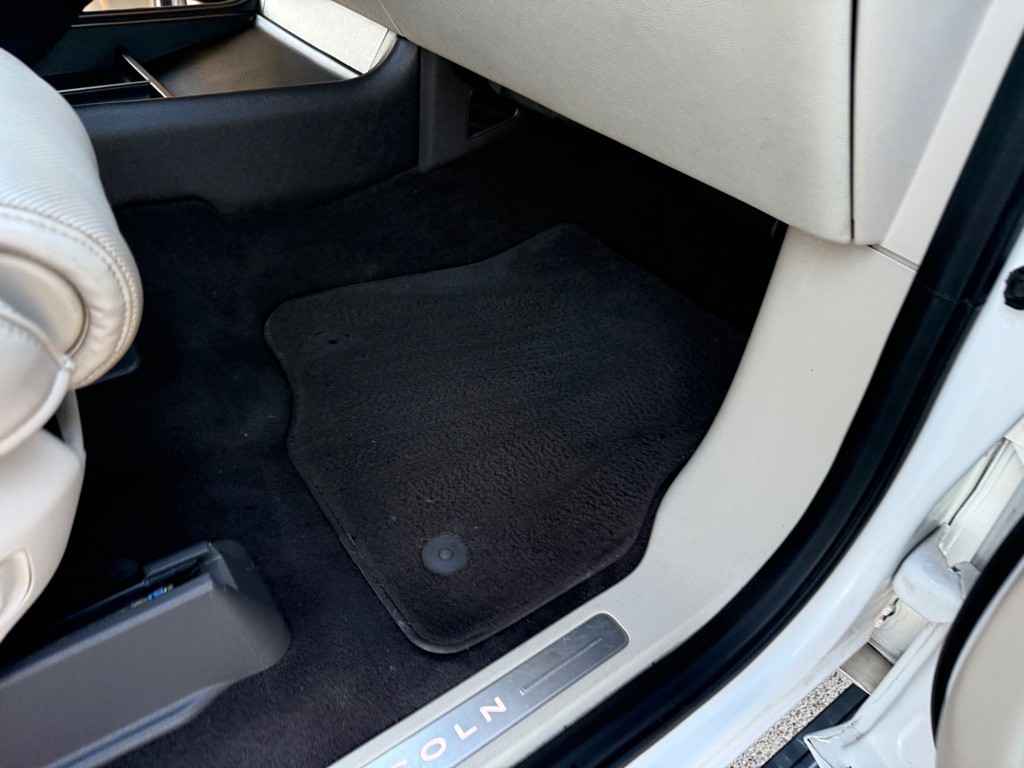 2019 Lincoln Navigator Image 25