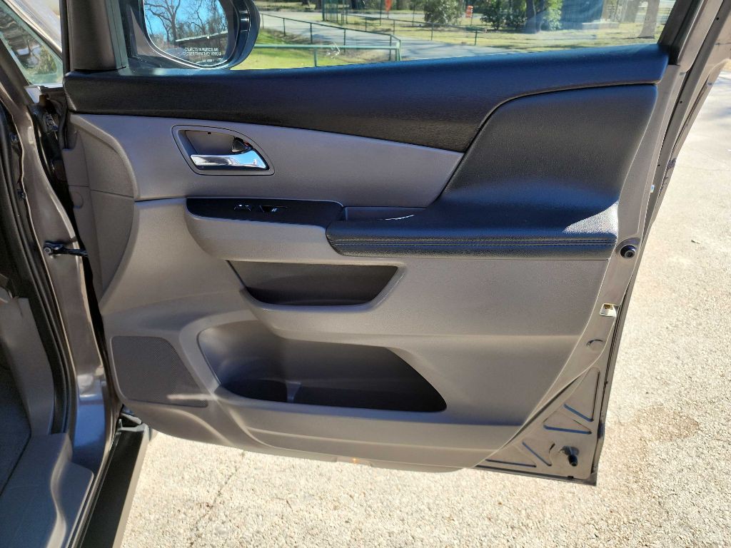2016 Honda Odyssey Image 37