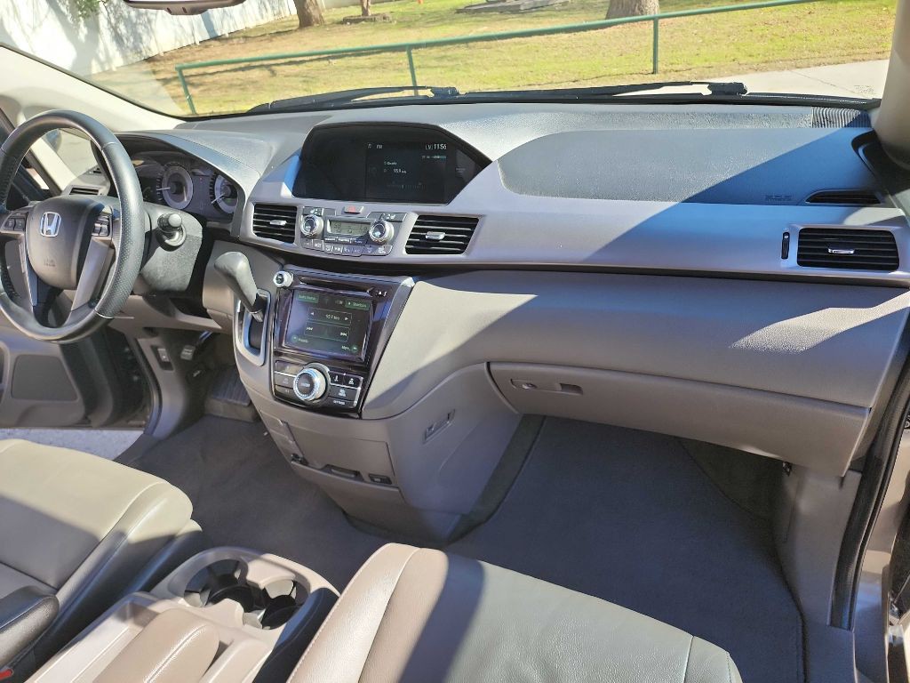 2016 Honda Odyssey Image 40