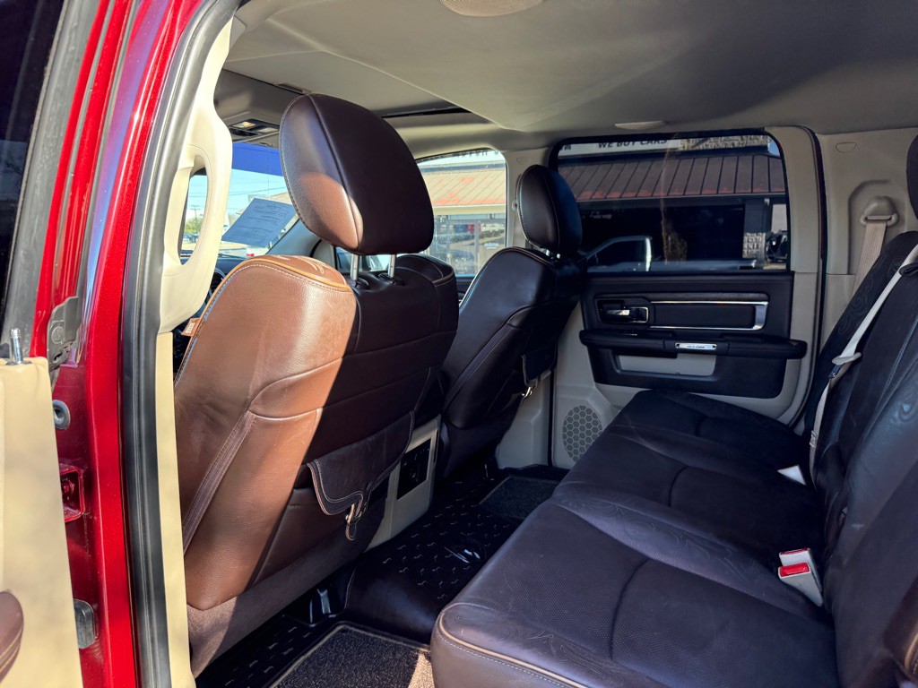 2015 RAM 3500 Image 14