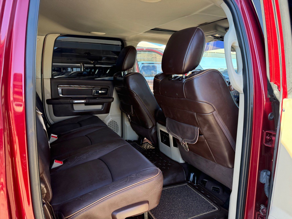 2015 RAM 3500 Image 16