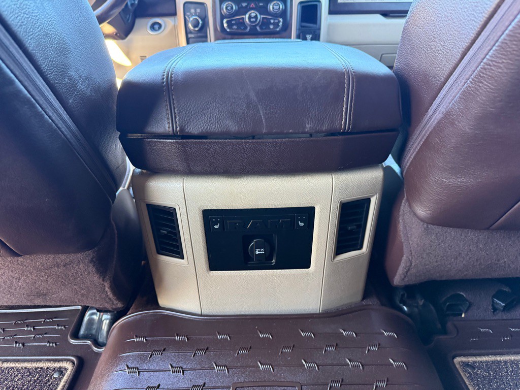 2015 RAM 3500 Image 21