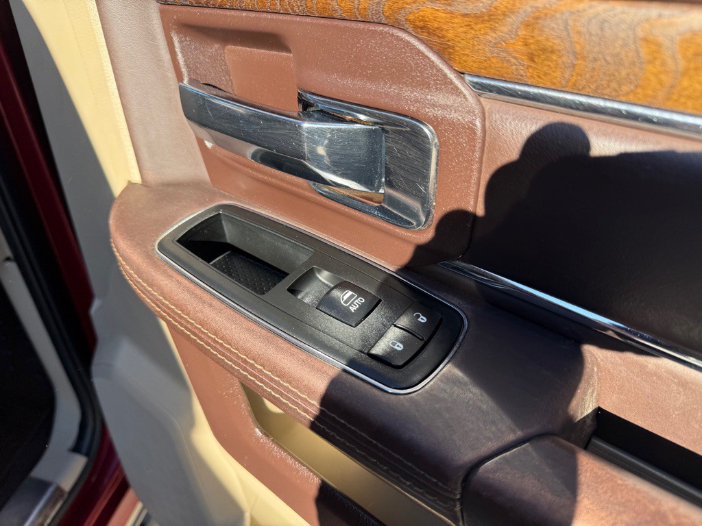 2015 RAM 3500 Image 26