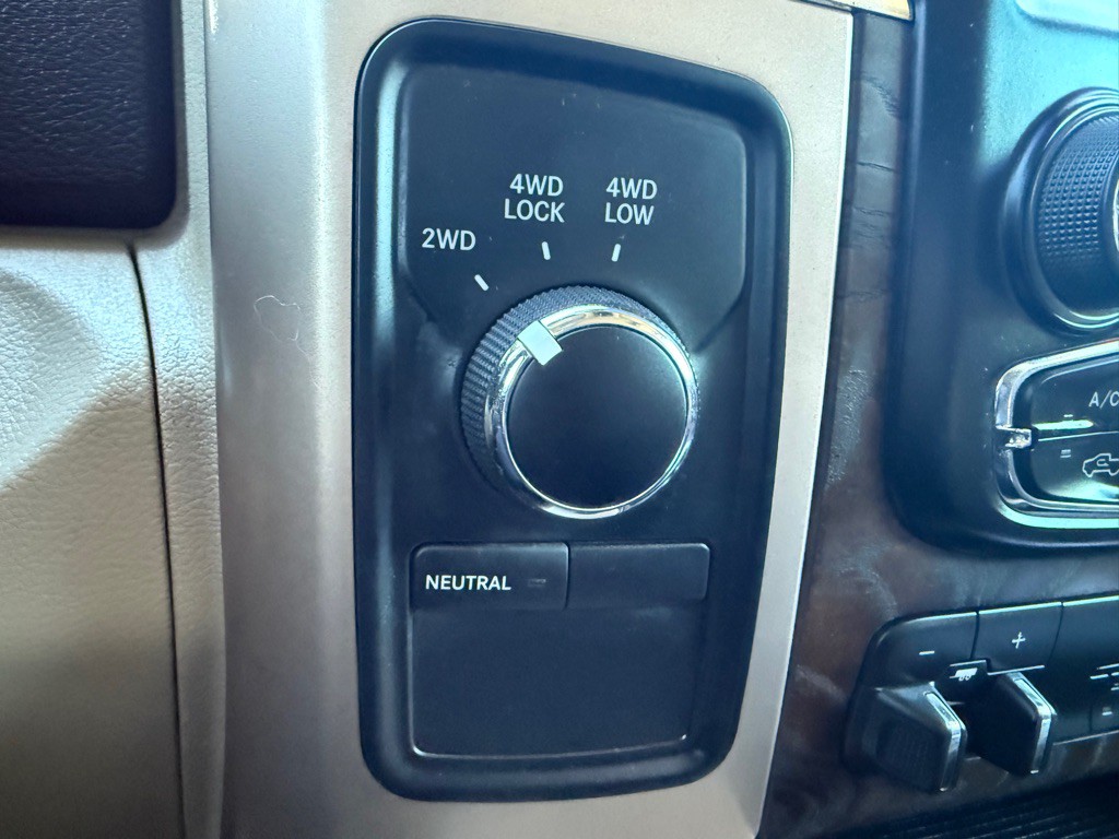 2015 RAM 3500 Image 30