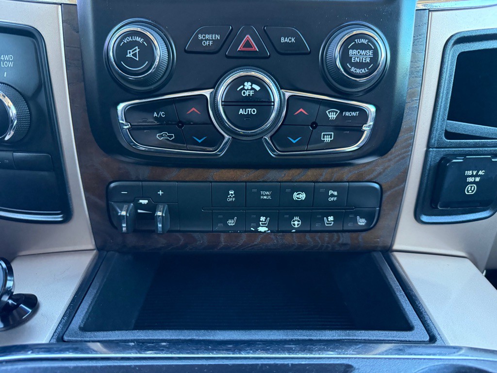 2015 RAM 3500 Image 31