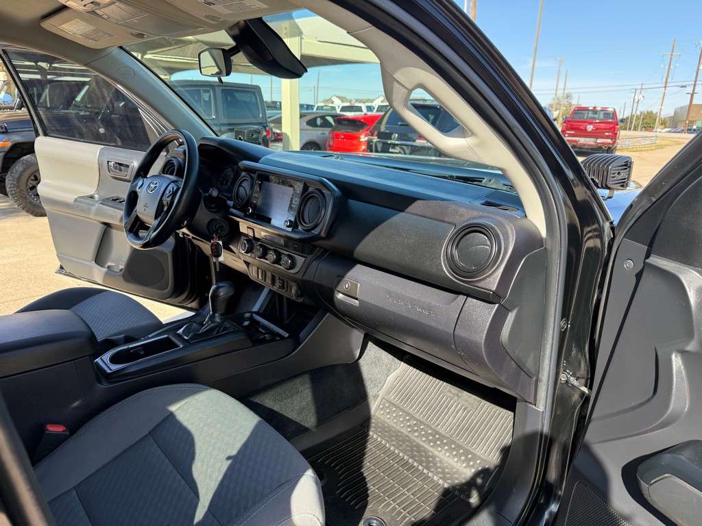 2022 Toyota Tacoma Image 18