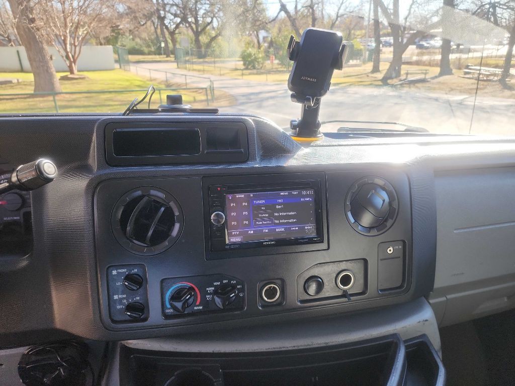 2009 Ford Econoline Image 17