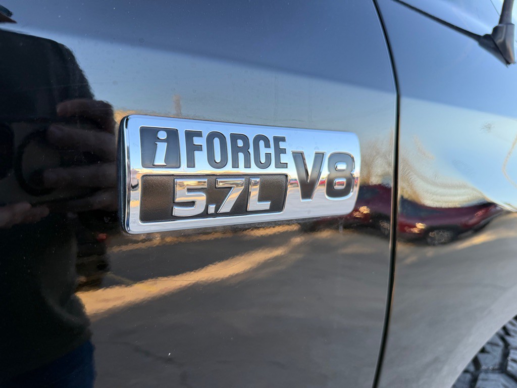 2015 Toyota Tundra Image 9