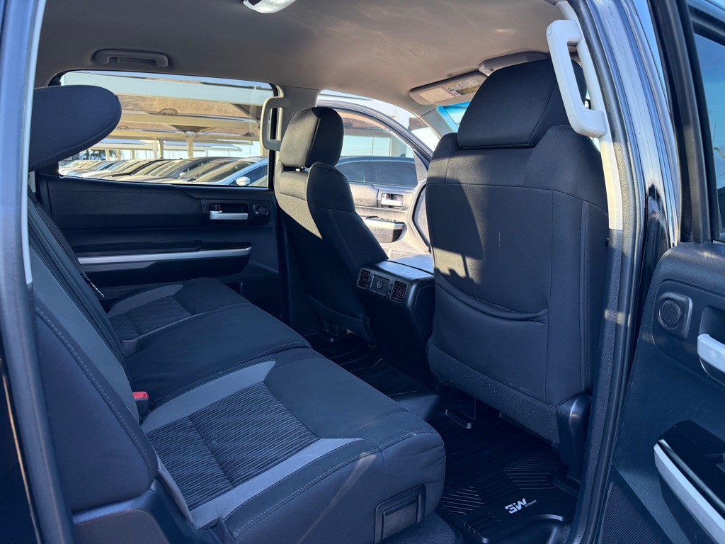 2015 Toyota Tundra Image 16
