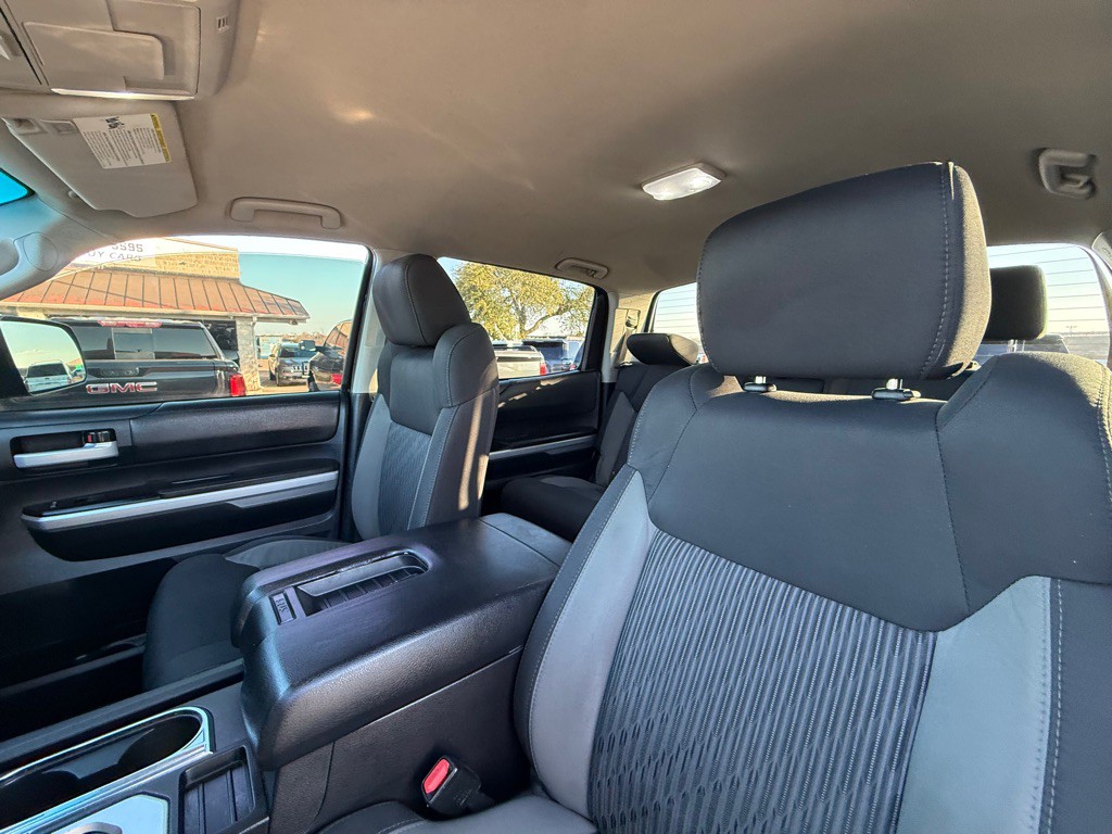 2015 Toyota Tundra Image 17