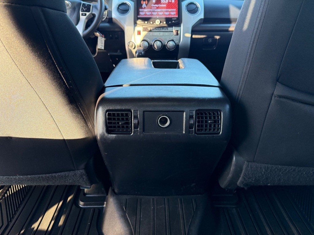 2015 Toyota Tundra Image 20