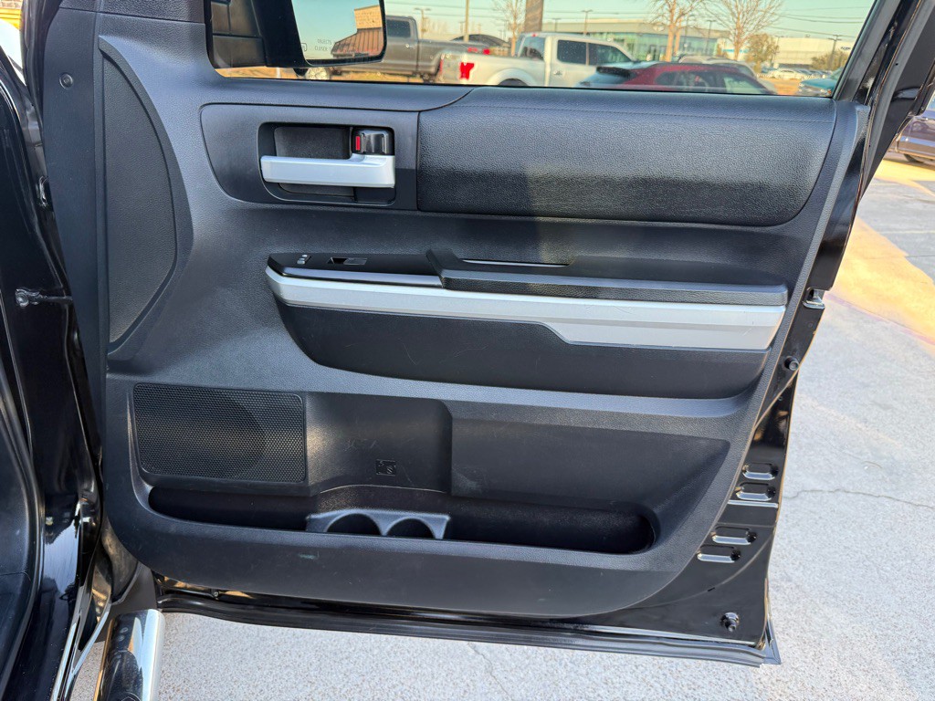 2015 Toyota Tundra Image 23