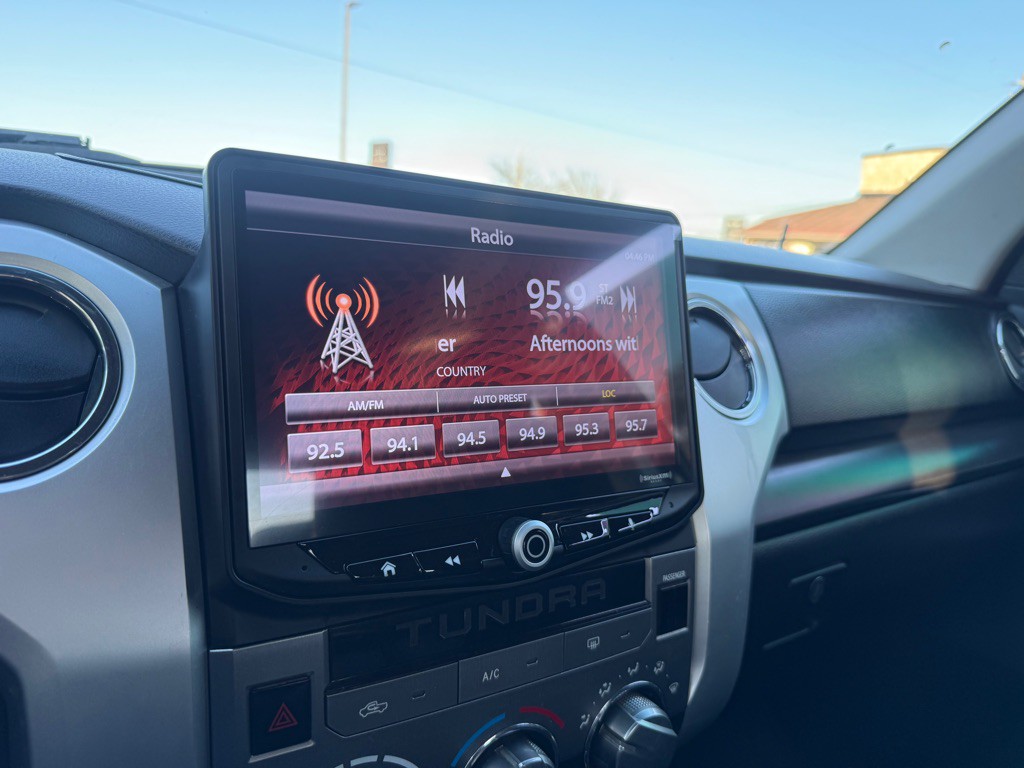 2015 Toyota Tundra Image 25