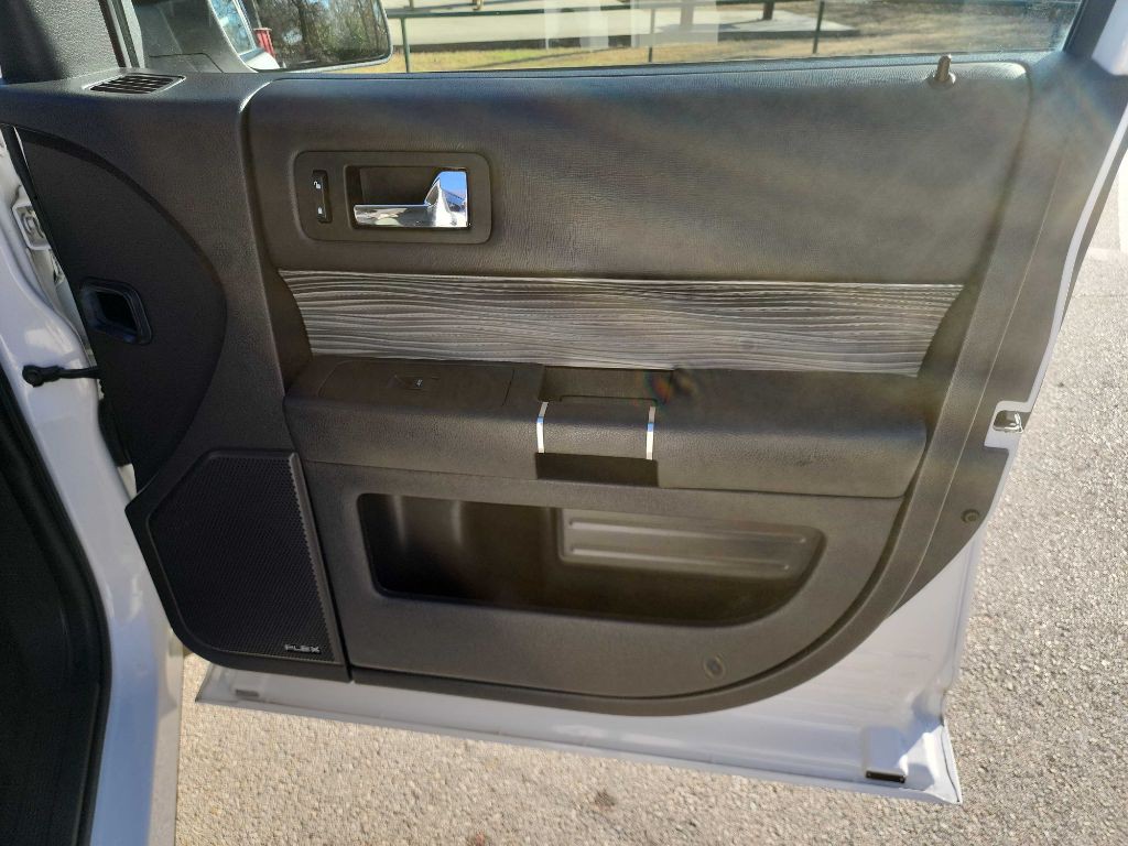 2017 Ford Flex Image 38