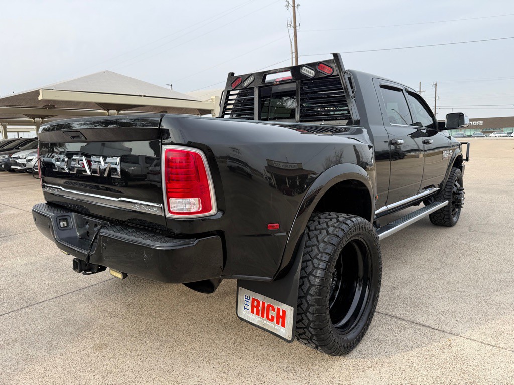 2017 RAM 3500 Image 7