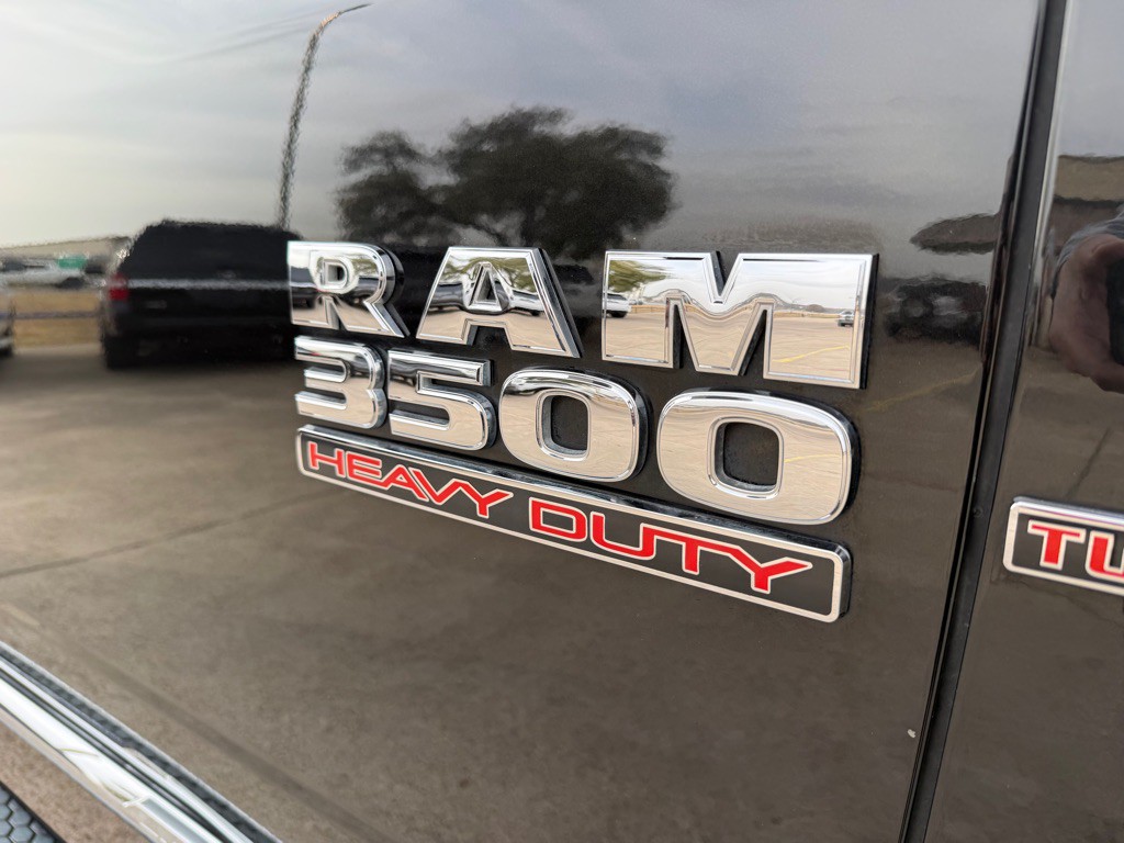 2017 RAM 3500 Image 9