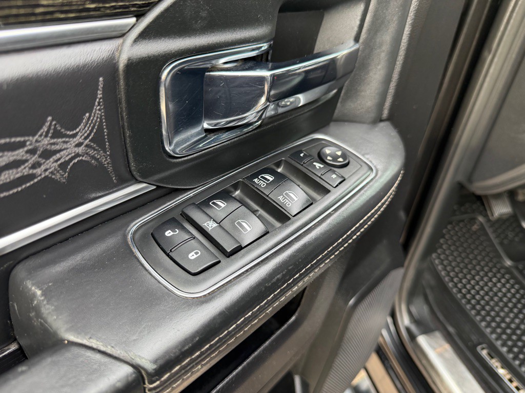 2017 RAM 3500 Image 24