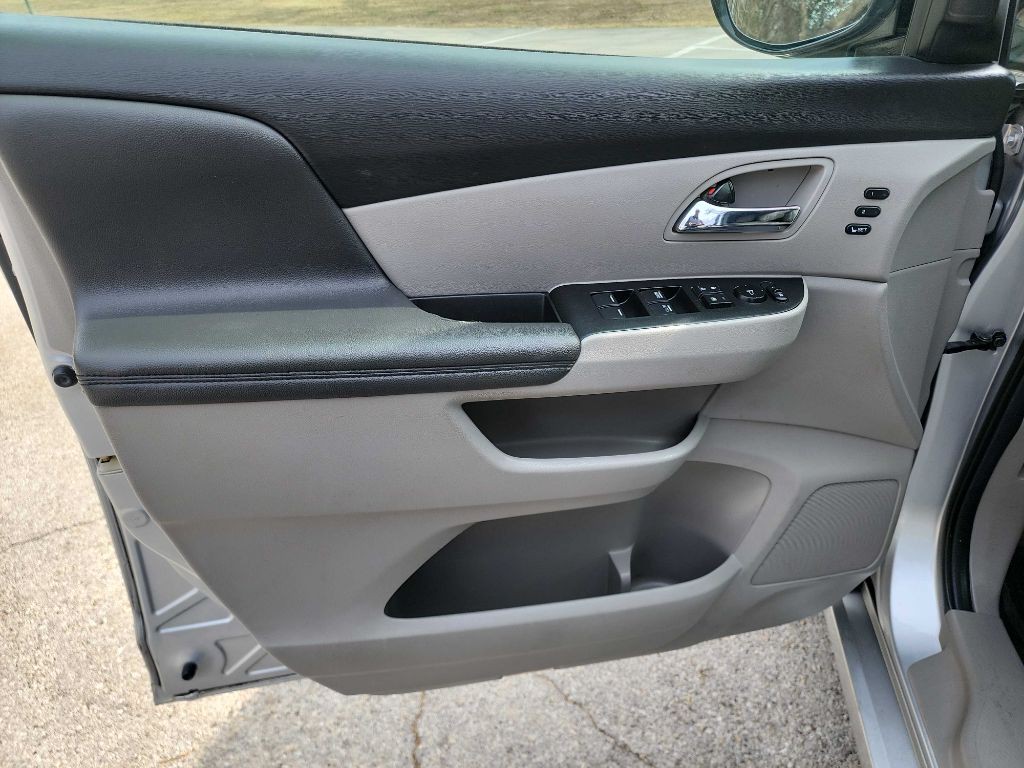 2014 Honda Odyssey Image 13