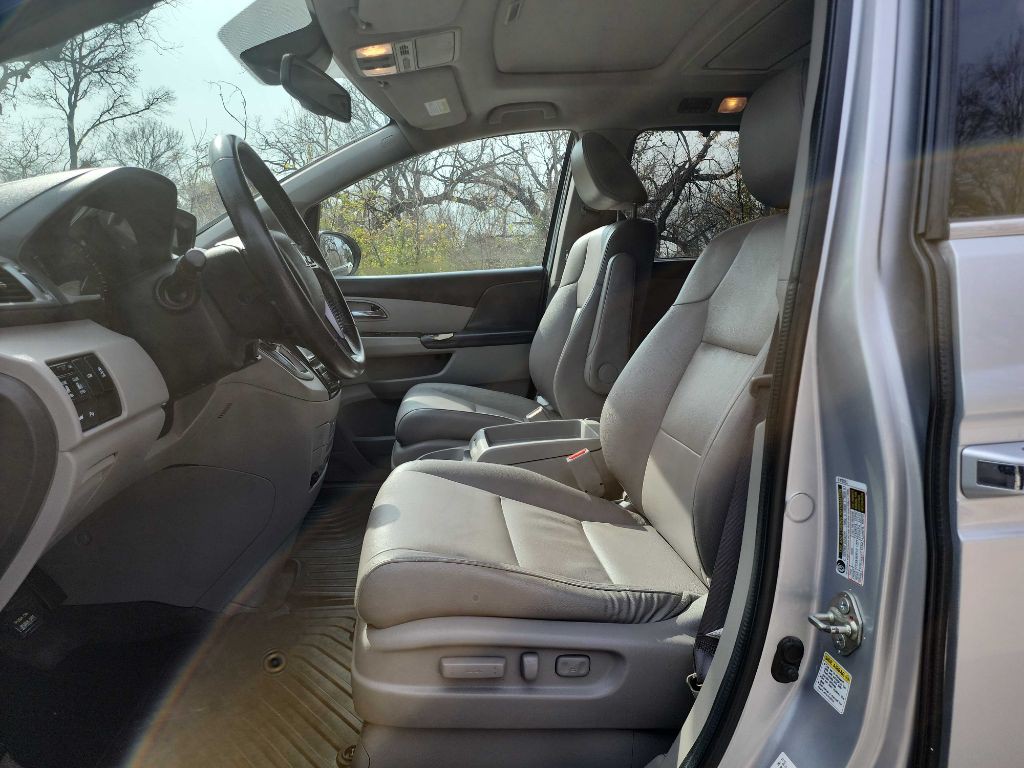 2014 Honda Odyssey Image 15