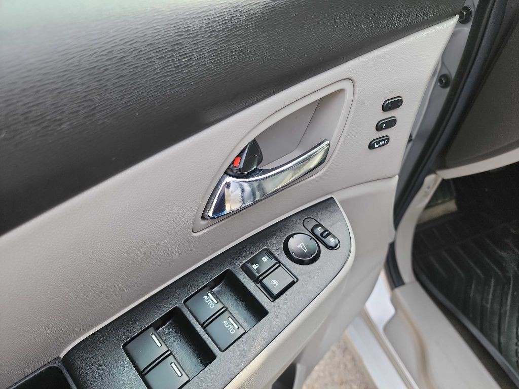 2014 Honda Odyssey Image 16